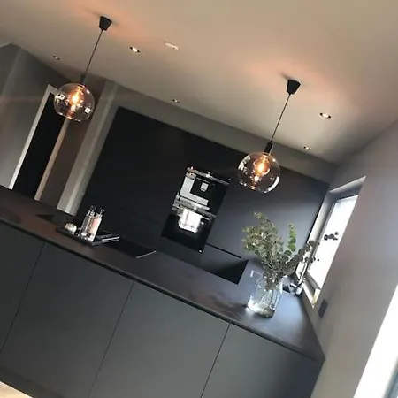 Villa Sentrum, Valand Stavanger